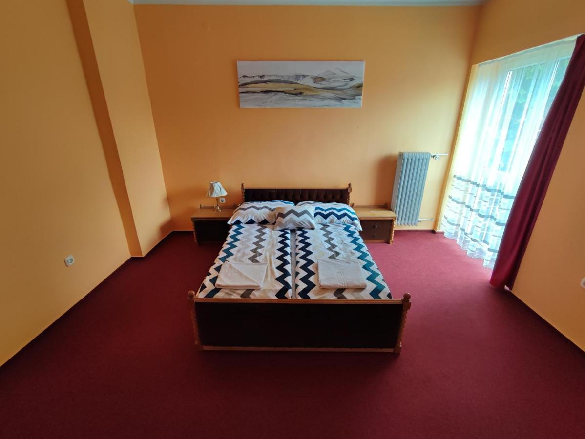 Hotel Beke Sziget Komló エクステリア 写真