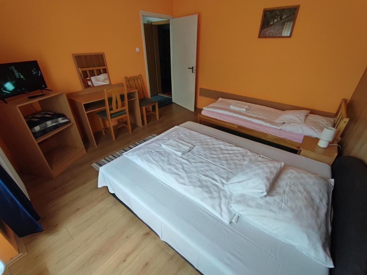 Hotel Beke Sziget Komló エクステリア 写真