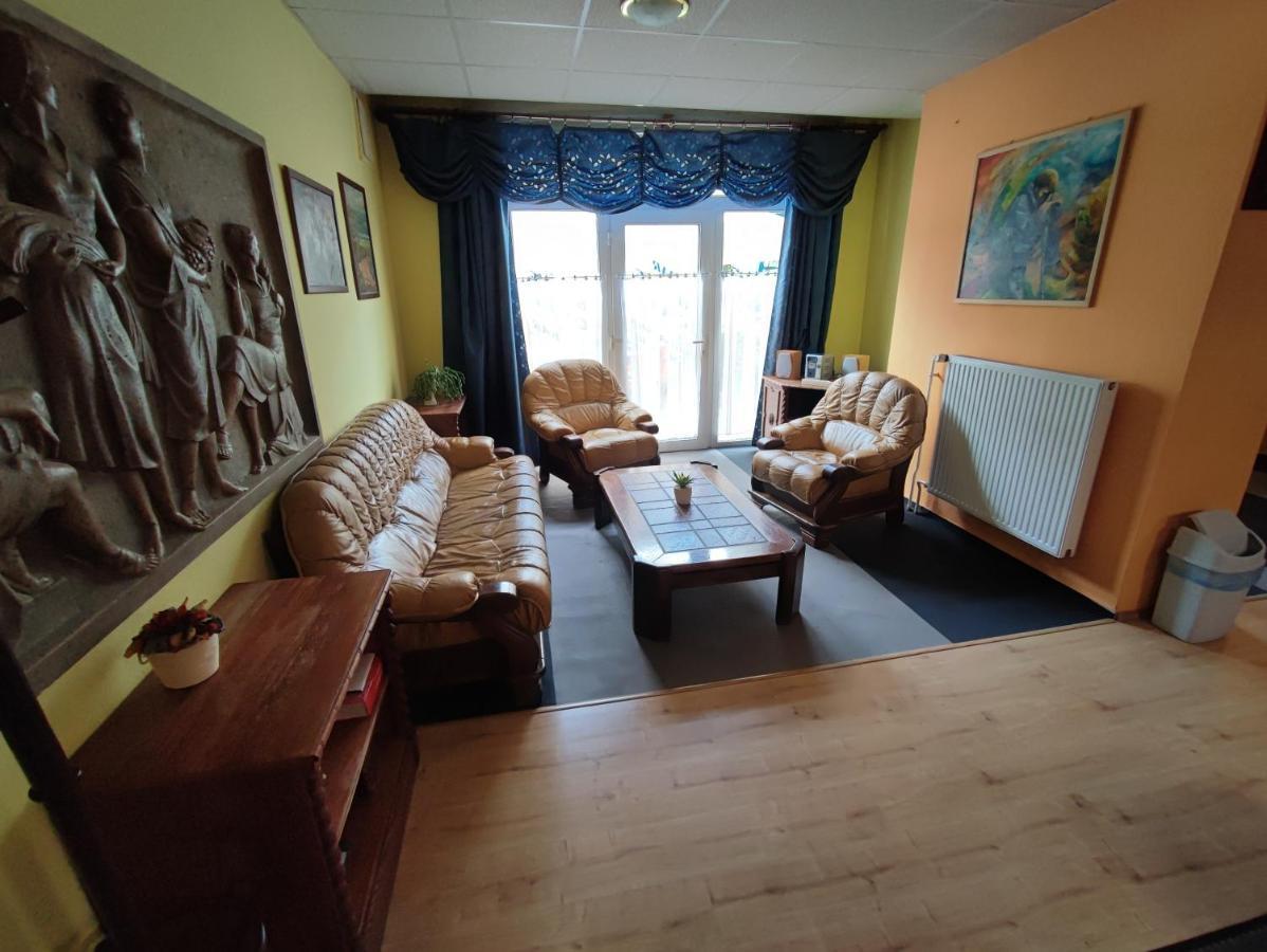 Hotel Beke Sziget Komló エクステリア 写真