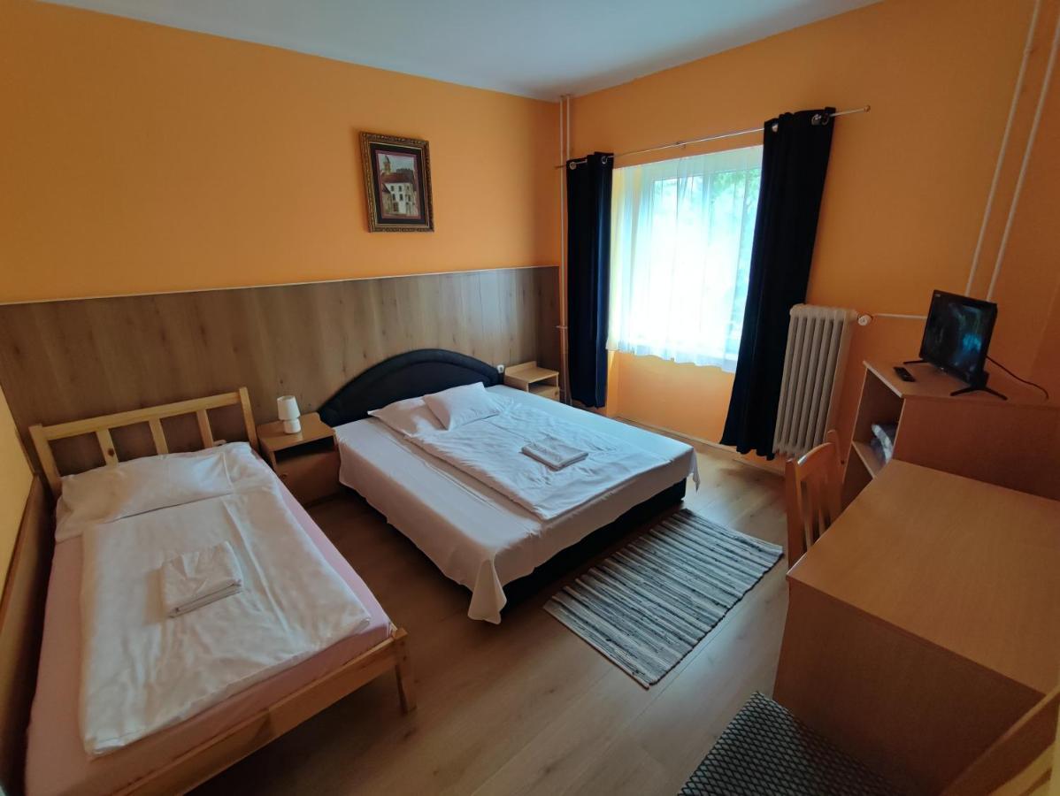 Hotel Beke Sziget Komló エクステリア 写真