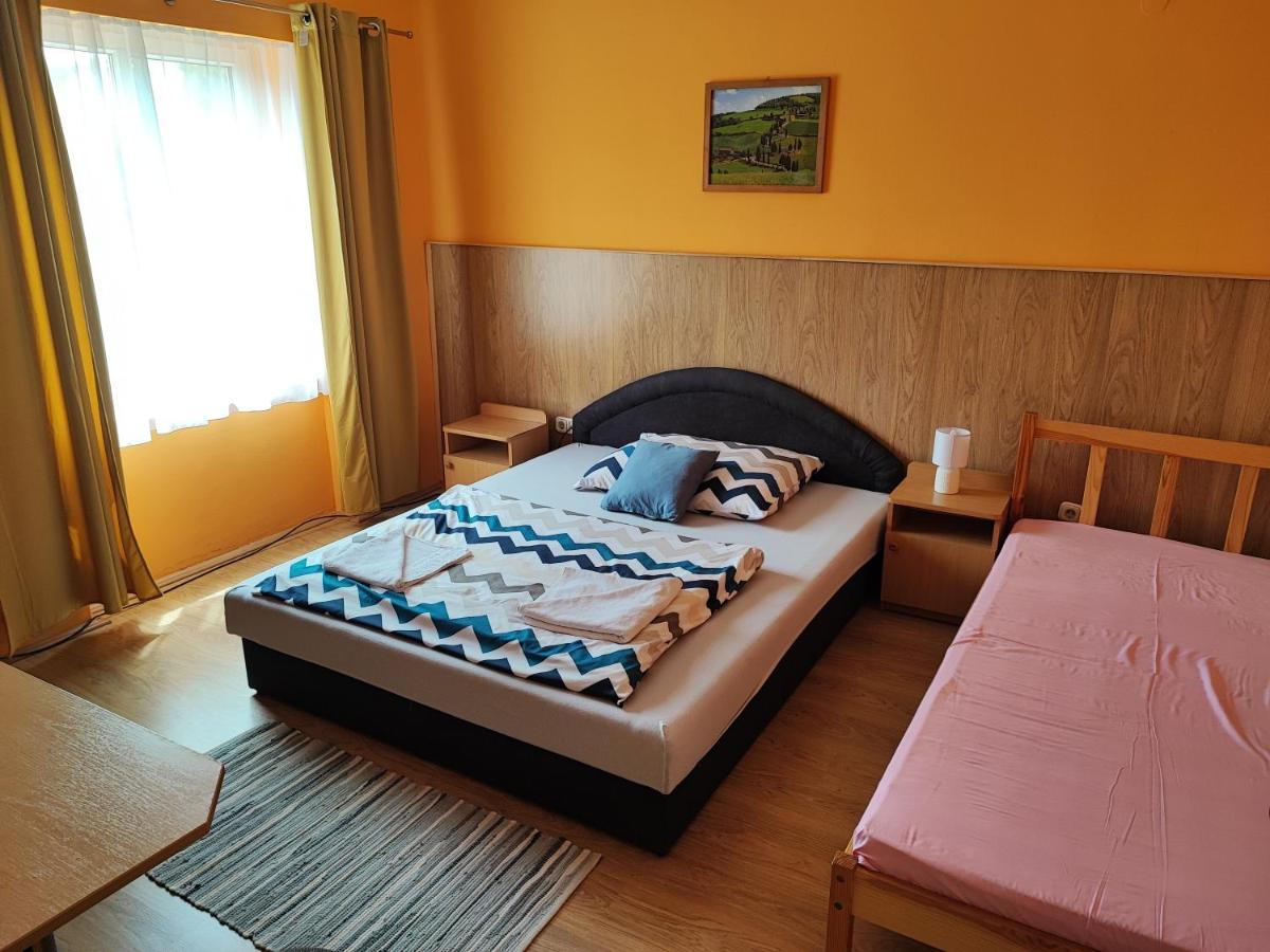Hotel Beke Sziget Komló エクステリア 写真