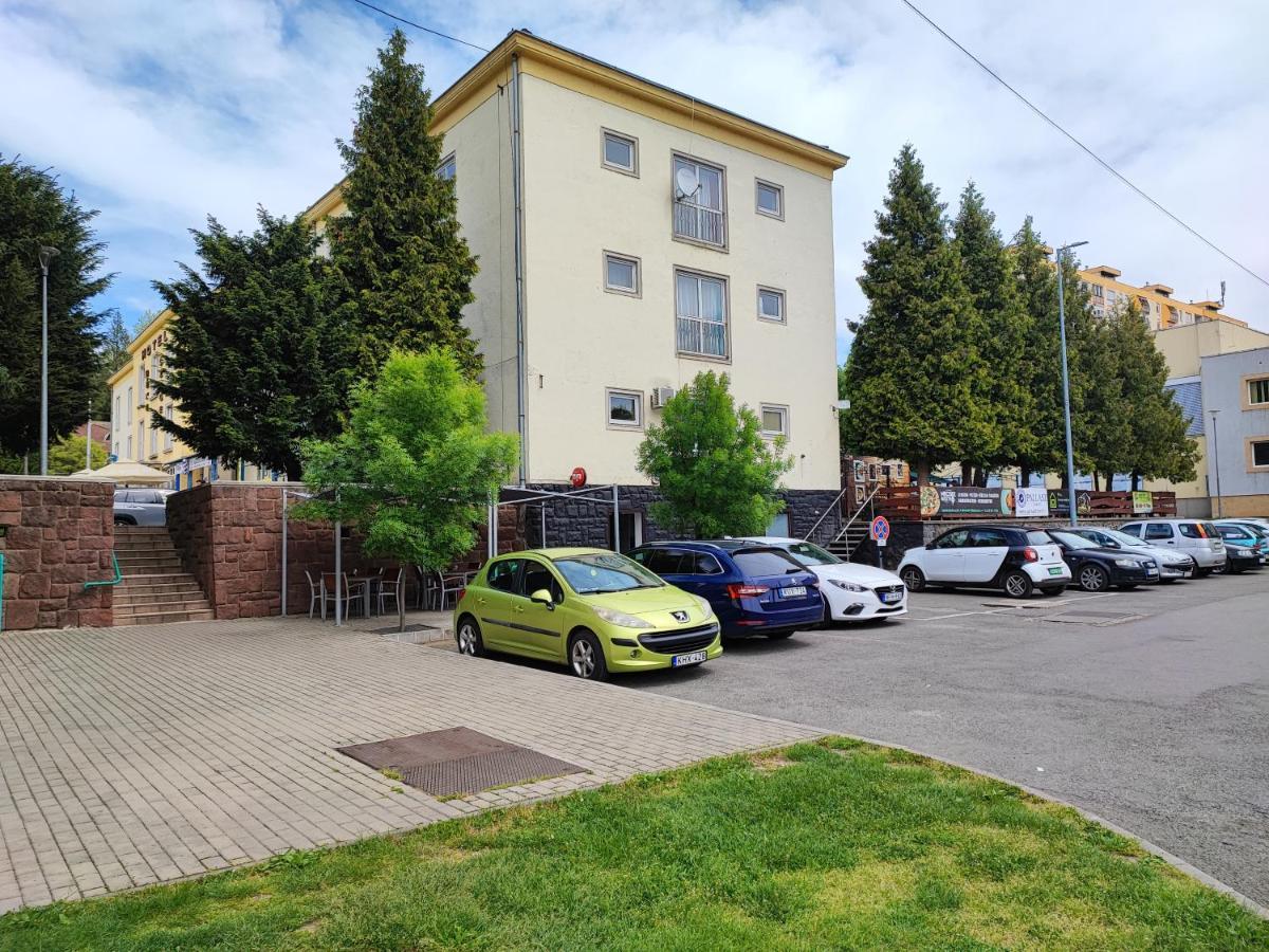Hotel Beke Sziget Komló エクステリア 写真
