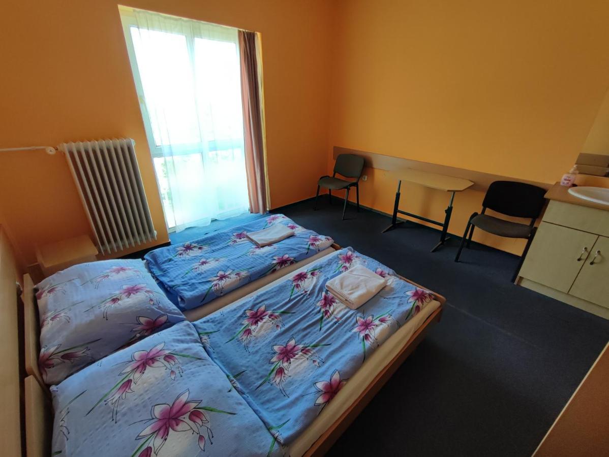 Hotel Beke Sziget Komló エクステリア 写真